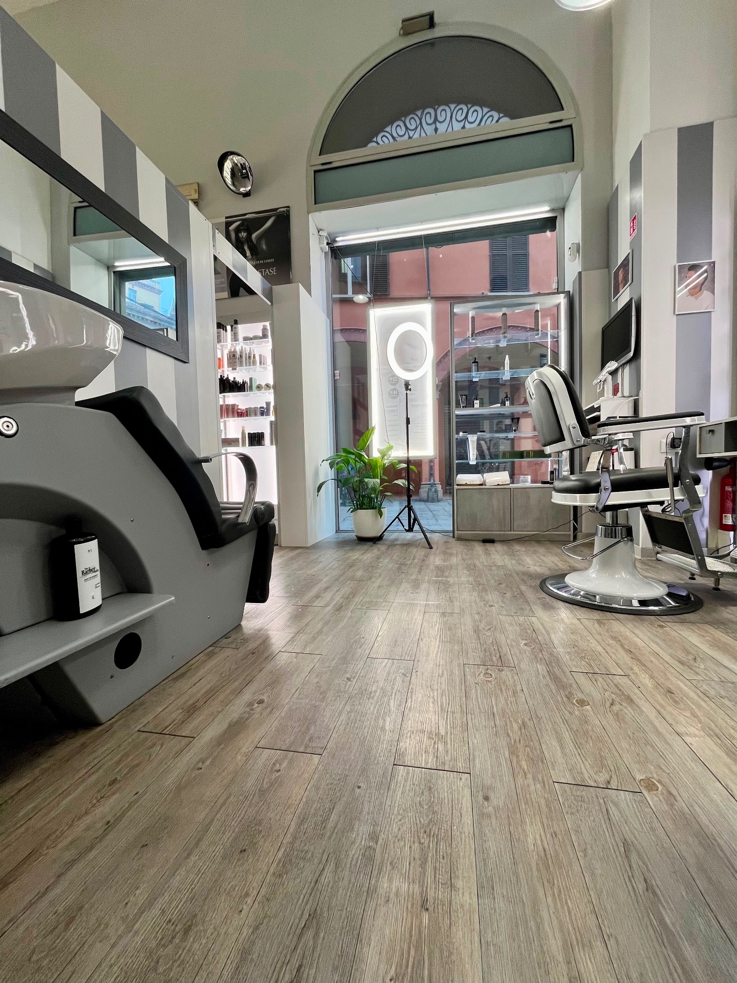 Area uomo con poltrona barber classica